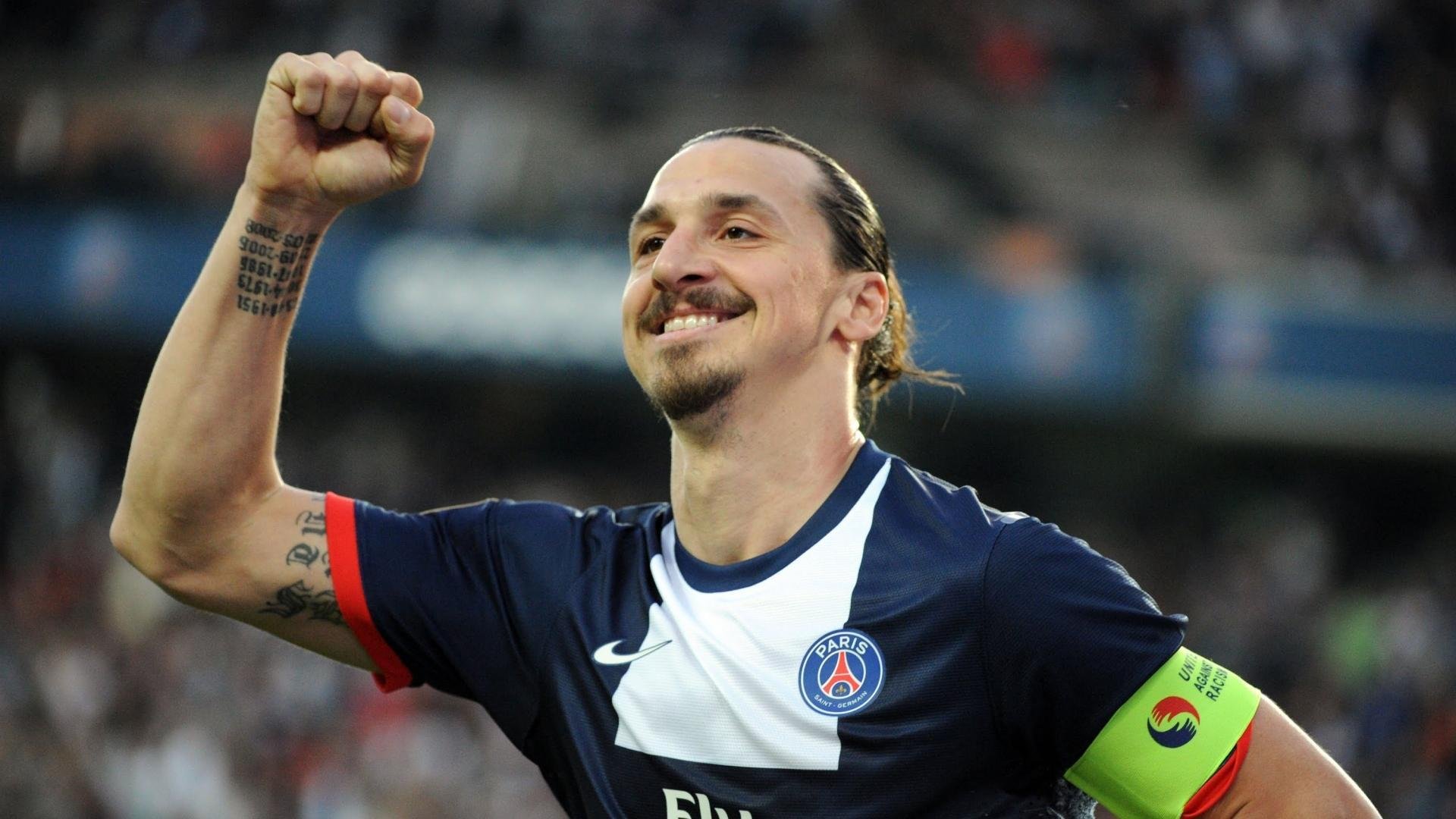 开云下载-足球比赛赛季再度来袭，球队士气高昂，足球赛制介绍