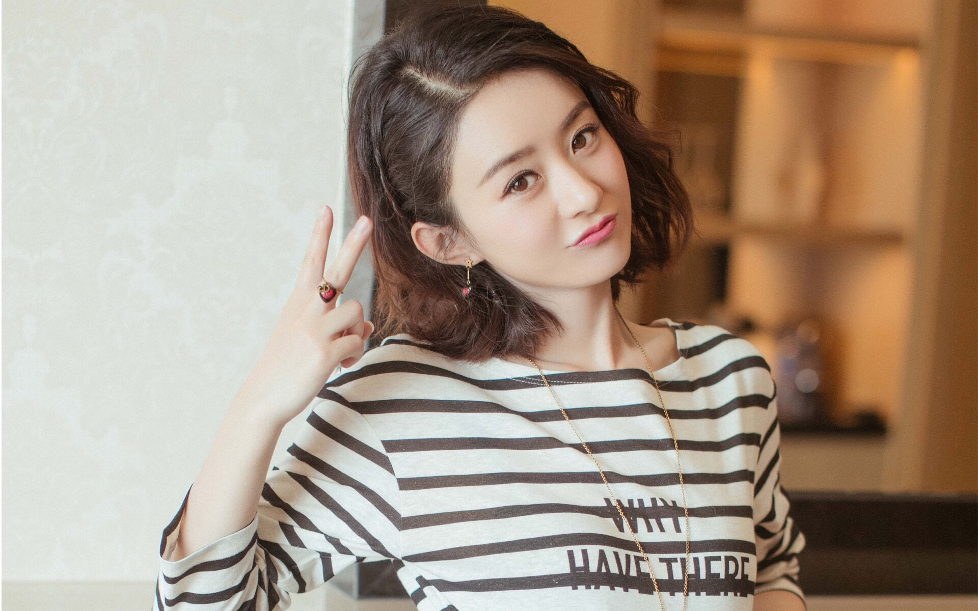 开云网页版-萨默·麦金托什女子200米蝶泳决赛强势夺冠，女子蝶泳100米冠军麦克尼尔